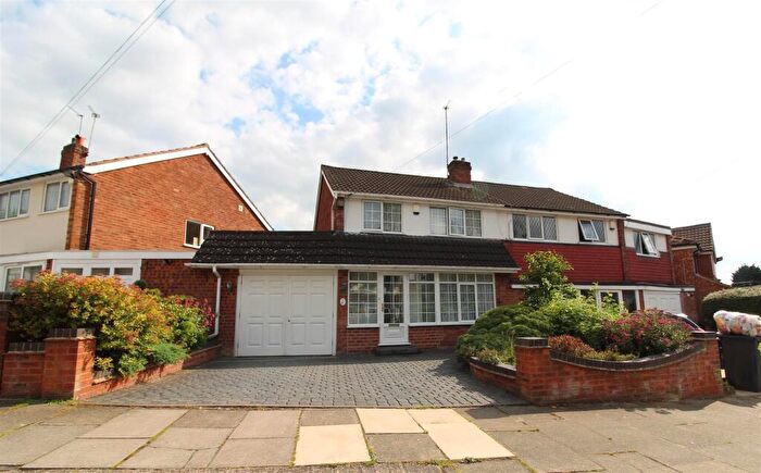 3 Bedroom House To Rent In Hough Road, Kings Heath, B14