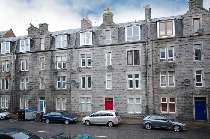 2 Bedroom Flat To Rent In Victoria Road, Tory, Aberdeen, AB11