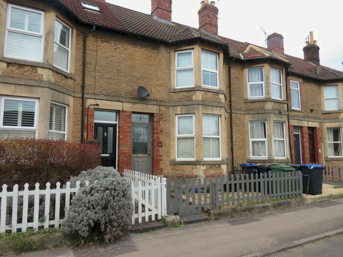3 Bedroom House To Rent In Park Lane, Chippenham, SN15