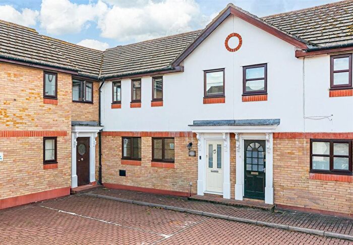 3 Bedroom Terraced House To Rent In River Street, Ware, SG12