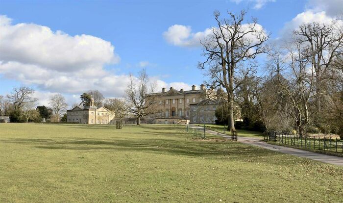 1 Bedroom Barn Conversion To Rent In East Wing, Kirtlington Park, Kirtlington, OX5