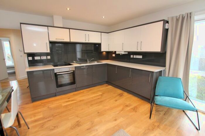 2 Bedroom Flat To Rent In Elm Walk Place, Cranmer Street, Nottingham, NG3