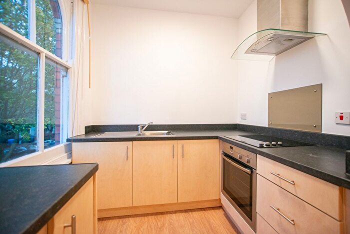 1 Bedroom Flat To Rent In Marlborough Avenue, Princes Avenue, Hull, HU5