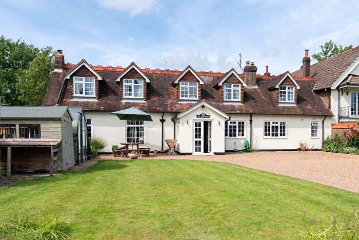 4 Bedroom Barn Conversion For Sale In Dukes Road, Newdigate, RH5