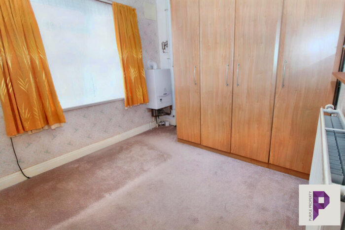 2 Bedroom Bungalow For Sale In Begonia Avenue, Gillingham, Kent, ME8