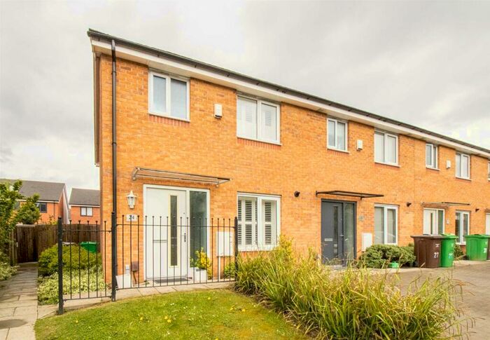 3 Bedroom House To Rent In Horwood Drive, Nottingham, Nottinghamshire, NG11