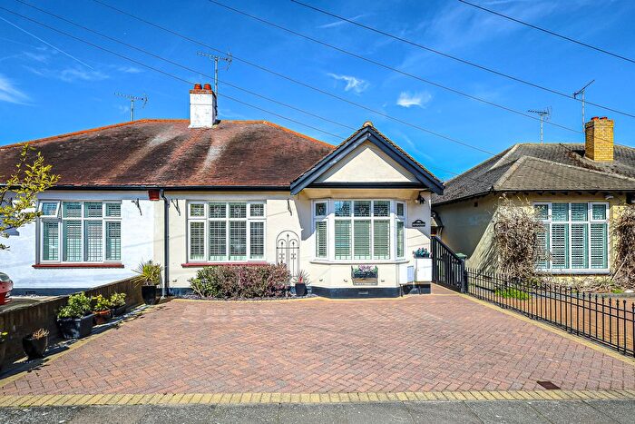 2 Bedroom Semi Detached Bungalow For Sale In Rayleigh Drive, Leigh-On-Sea, SS9