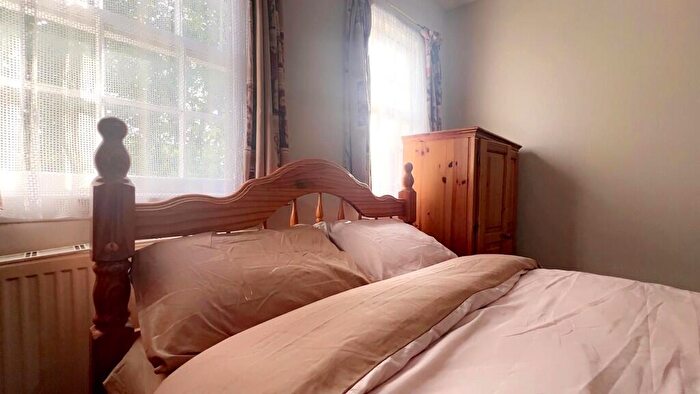 1 Bedroom Flat To Rent In Rosslyn Hill, London, NW3