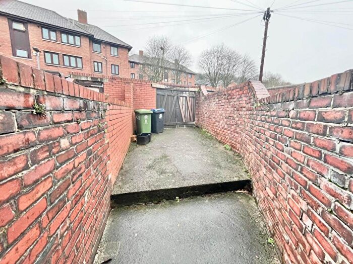 2 Bedroom Flat To Rent In Sunderland Road, Gateshead, NE8