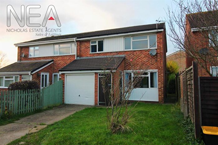 3 Bedroom Semi Detached House To Rent In Netley Close, Caversham, Reading, RG4