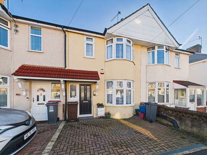 3 Bedroom Terraced House For Sale In Sunningdale Avenue, Feltham, Middlesex, TW13