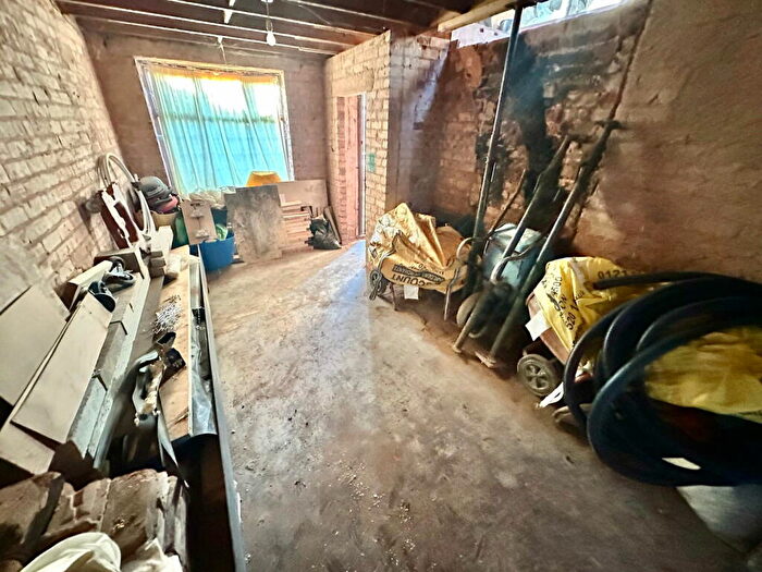 2 Bedroom End Of Terrace House For Sale In Lime Road, Dudley, DY3