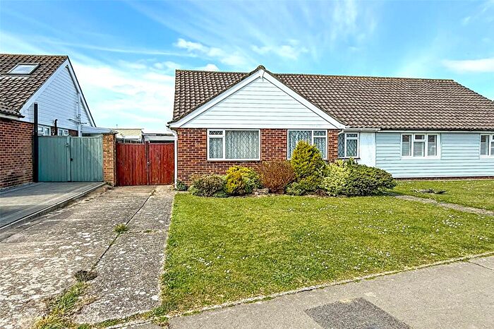 2 Bedroom Bungalow For Sale In Highdown Drive, Littlehampton, West Sussex, BN17