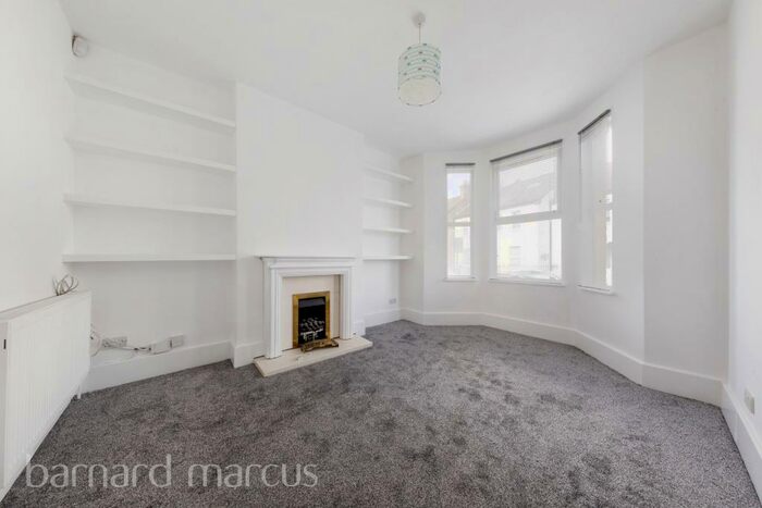 2 Bedroom Maisonette To Rent In Oval Road, Croydon, CR0