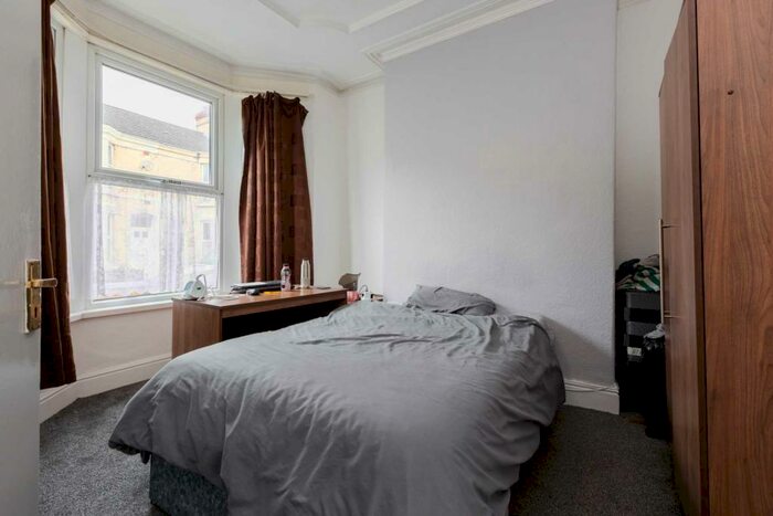 7 Bedroom Semi-Detached House To Rent In Romer Road, Liverpool, L6