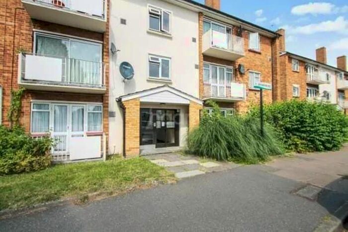 2 Bedroom Flat To Rent In Devonshire Way, Greater London UB4
