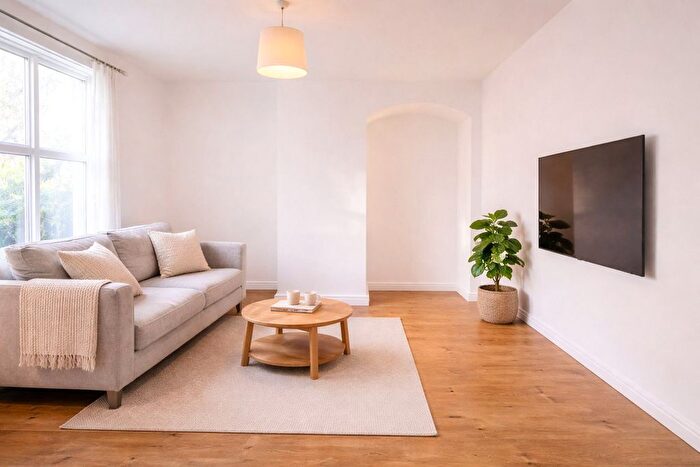 3 Bedroom Property To Rent In Heathstan Road, London, W12