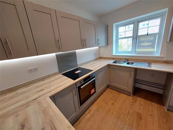 1 Bedroom Flat For Sale In Hareshill, Featherfall Road, Crookham Village, Fleet, GU51