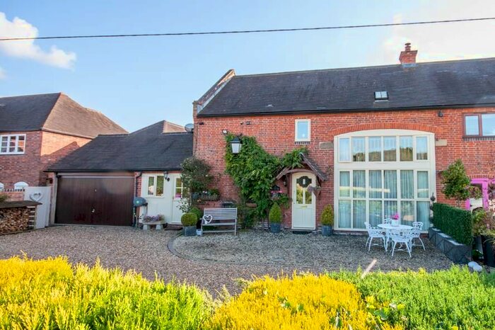 3 Bedroom Semi-Detached House For Sale In Williams Court, Lichfield Road, Edial, WS7
