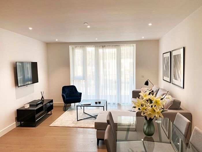 2 Bedroom Flat To Rent In Admiralty House, Wapping, London, E1W