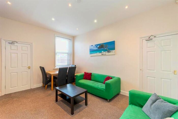 5 Bedroom Maisonette To Rent In Ashleigh Grove, West Jesmond, Newcastle Upon Tyne NE2