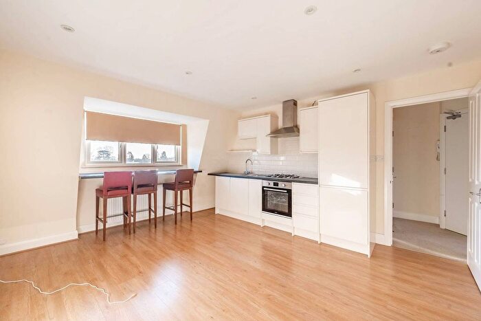 1 Bedroom Flat To Rent In Uxbridge Road, Hatch End, Pinner, HA5