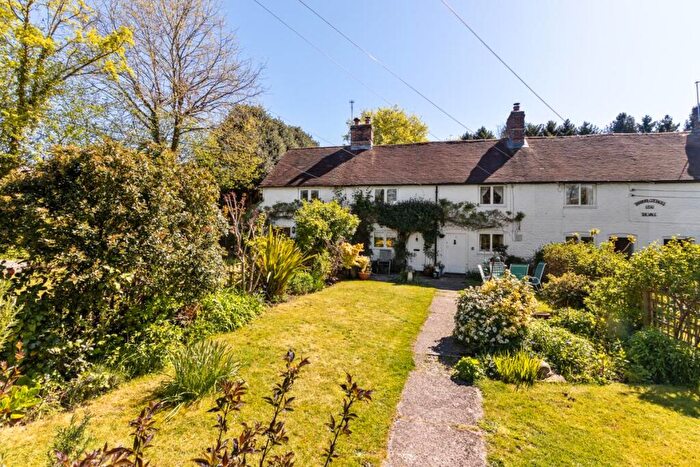 2 Bedroom Cottage For Sale In Farnham Road, Sheet, GU32