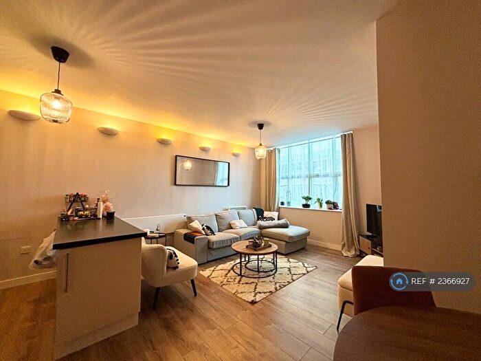 2 Bedroom Flat To Rent In The Atrium, Leicester, LE1