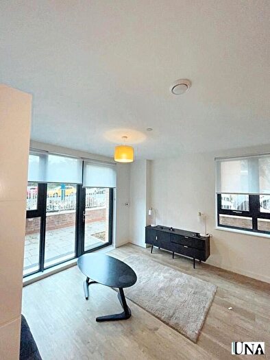 3 Bedroom Flat To Rent In Viscount House, Regency Heights, NW10