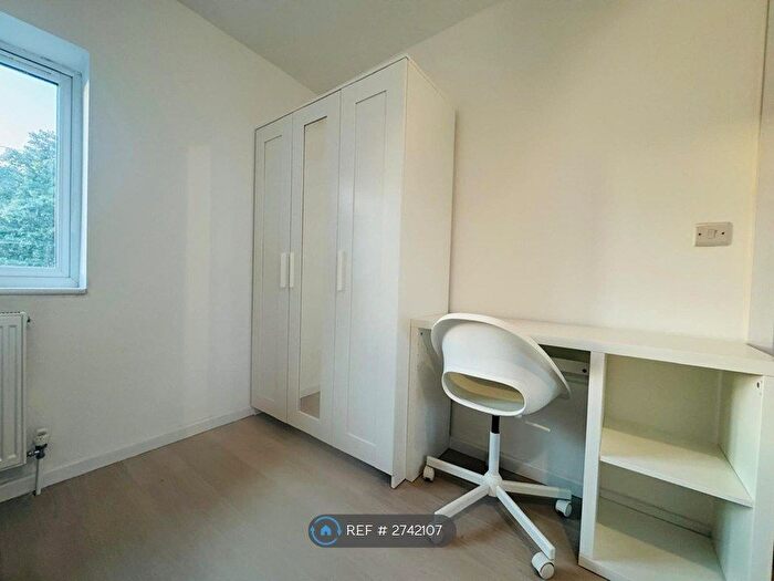 Studio To Rent In Ellisson Road, London, DA15