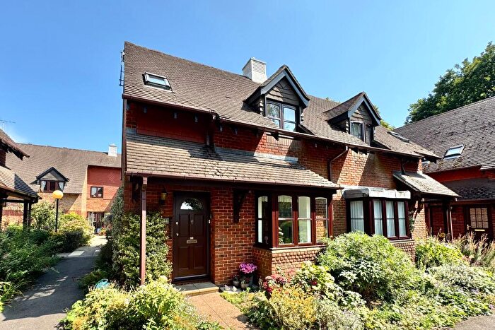 2 Bedroom Retirement Property For Sale In Garden Mews, Warsash, SO31