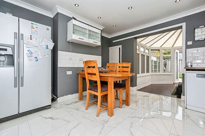 3 Bedroom Terraced House For Sale In Rosebery Road, Grays, RM17