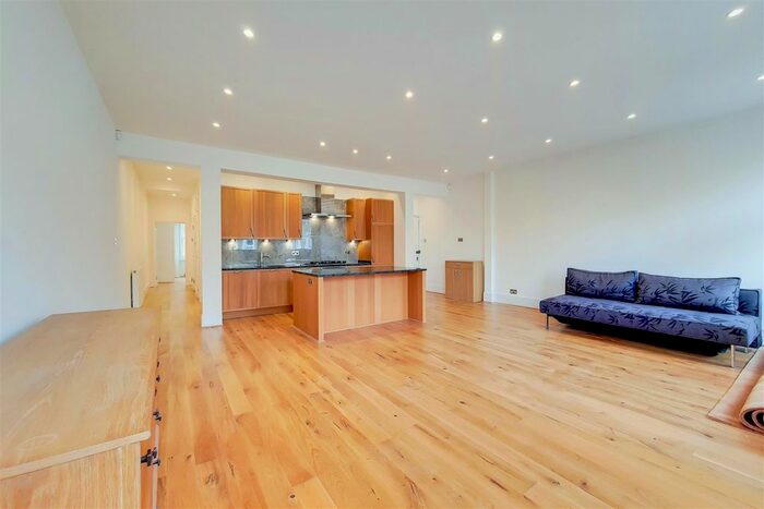 2 Bedroom Flat To Rent In Emperors Gate, London, SW7