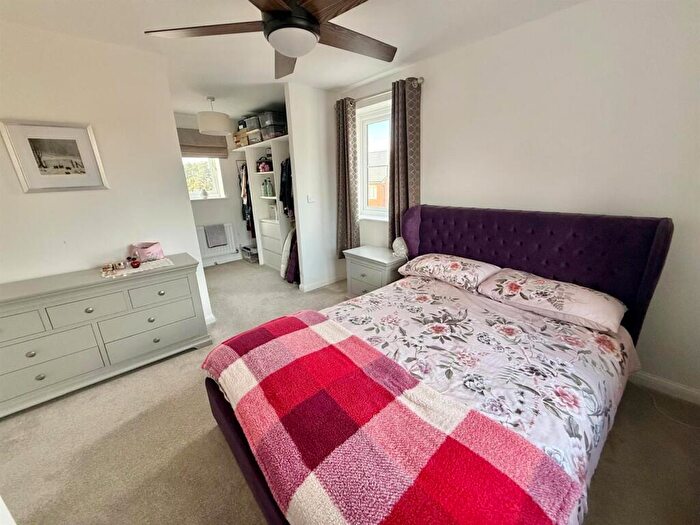 3 Bedroom Detached House For Sale In Cypress Close, Macclesfield, SK11