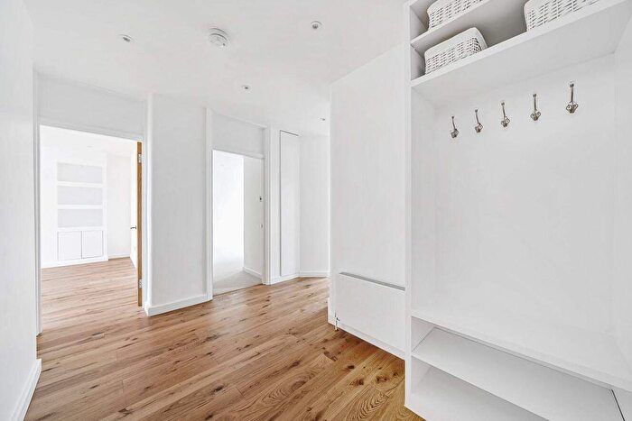 2 Bedroom Flat For Sale In Maida Vale, London, W9