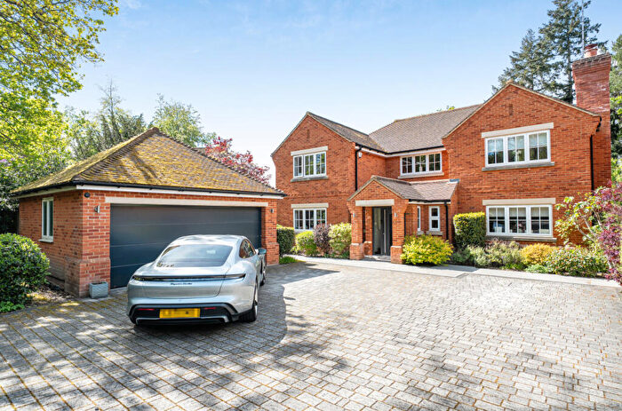5 Bedroom Detached House For Sale In Upper Chobham Road, Camberley, Surrey, GU15
