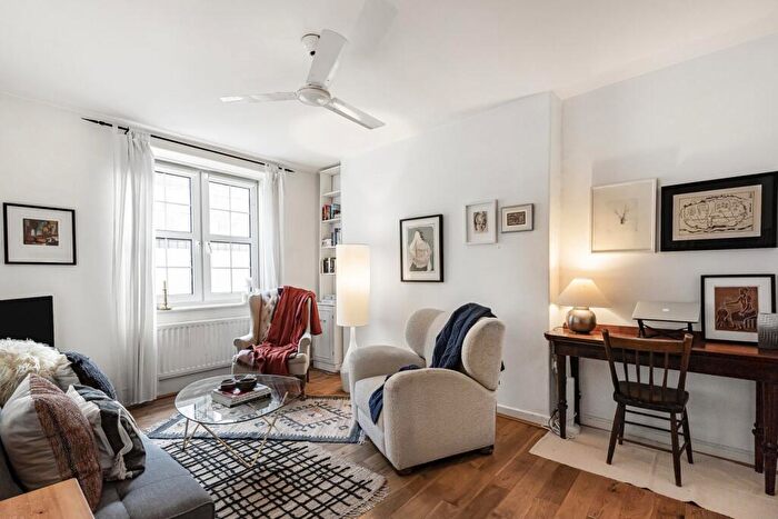 1 Bedroom Apartment For Sale In Percival Street, London, EC1V