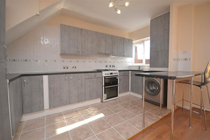 3 Bedroom Terraced House To Rent In Barnwood Close, Reading, Berkshire, RG30