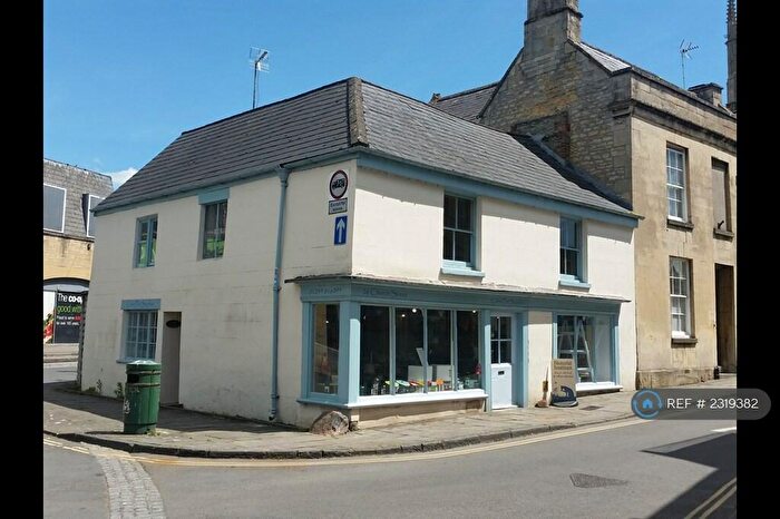 2 Bedroom Flat To Rent In Church Street, Calne, SN11