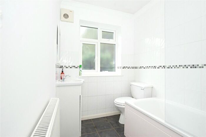 1 Bedroom Flat To Rent In Wordsworth Road, Penenden Heath, Maidstone, ME14