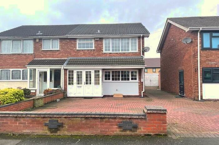 3 Bedroom Semi-Detached House To Rent In Mears Drive, Stechford, Birmingham, B33