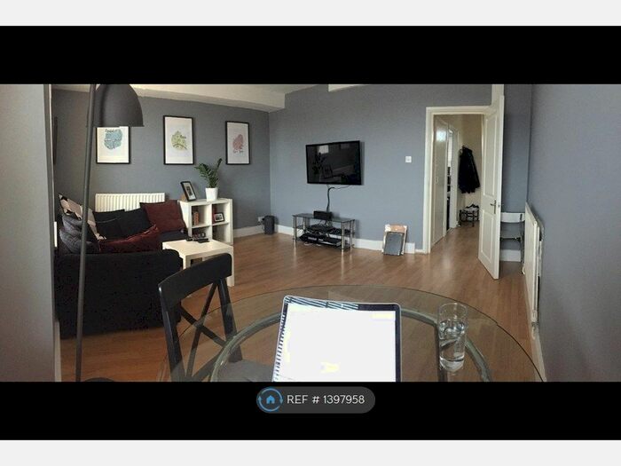 2 Bedroom Flat To Rent In Pomona House, London, SE8