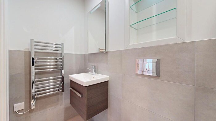 1 Bedroom Flat To Rent In Beverley Way, London, SW20