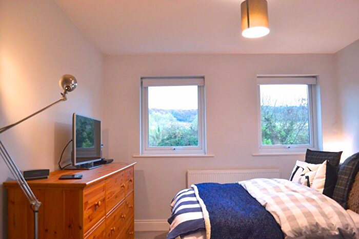 1 Bedroom Flat To Rent In Chalford S Northcroft, Wooburn Green, High Wycombe, Buckinghamshire, HP10