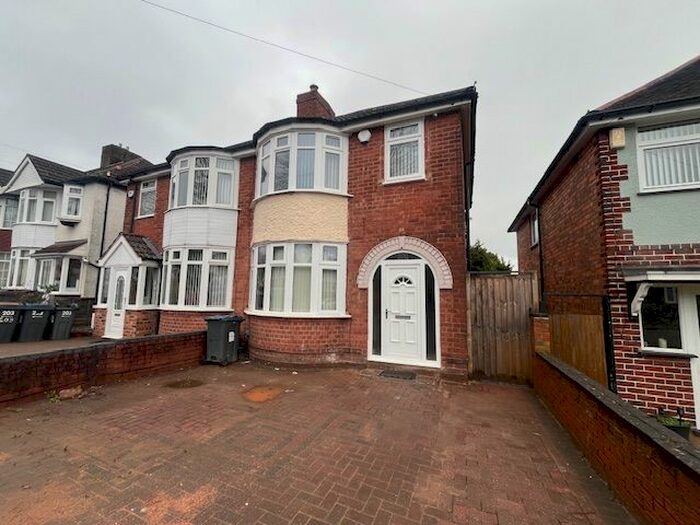 3 Bedroom Semi-Detached House To Rent In Perry Wood Road, Great Barr, Birmingham, B42