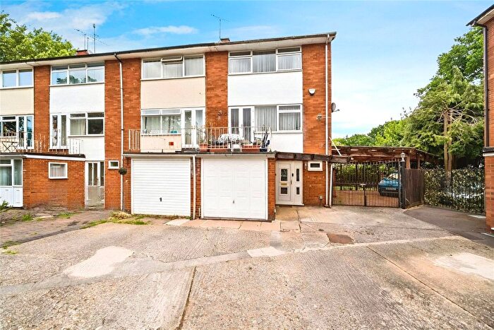 4 Bedroom End Of Terrace House To Rent In Rokeby Close, Bracknell, Berkshire, RG12