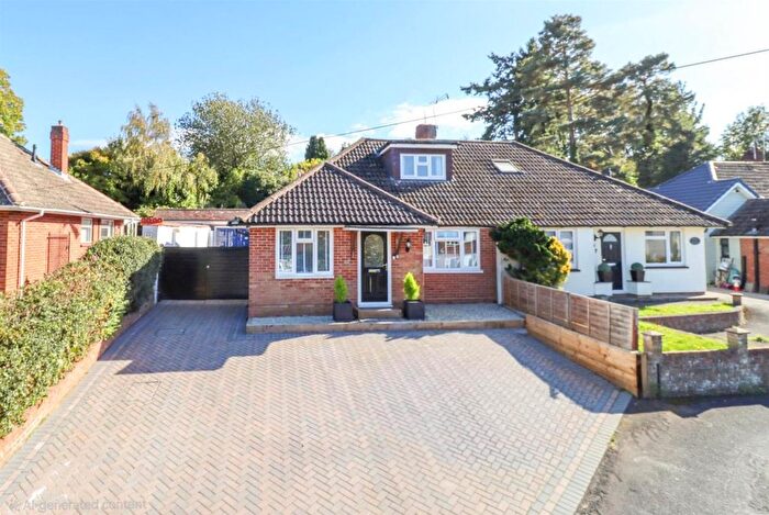 3 Bedroom Chalet For Sale In Ferndale Road, Church Crookham, Fleet, GU52