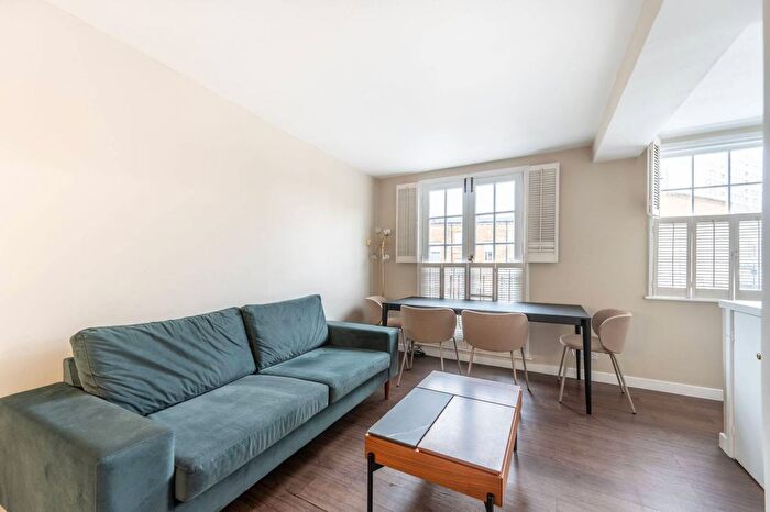 2 Bedroom Terraced House To Rent In Royal Crescent Mews, Holland Park, London, W11