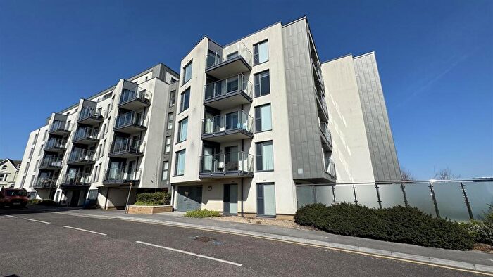 2 Bedroom Apartment For Sale In Beacon Road, Bournemouth, BH2