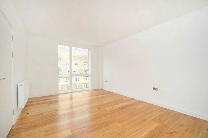 2 Bedroom Flat To Rent In Bristol Walk, Kilburn, London, NW6
